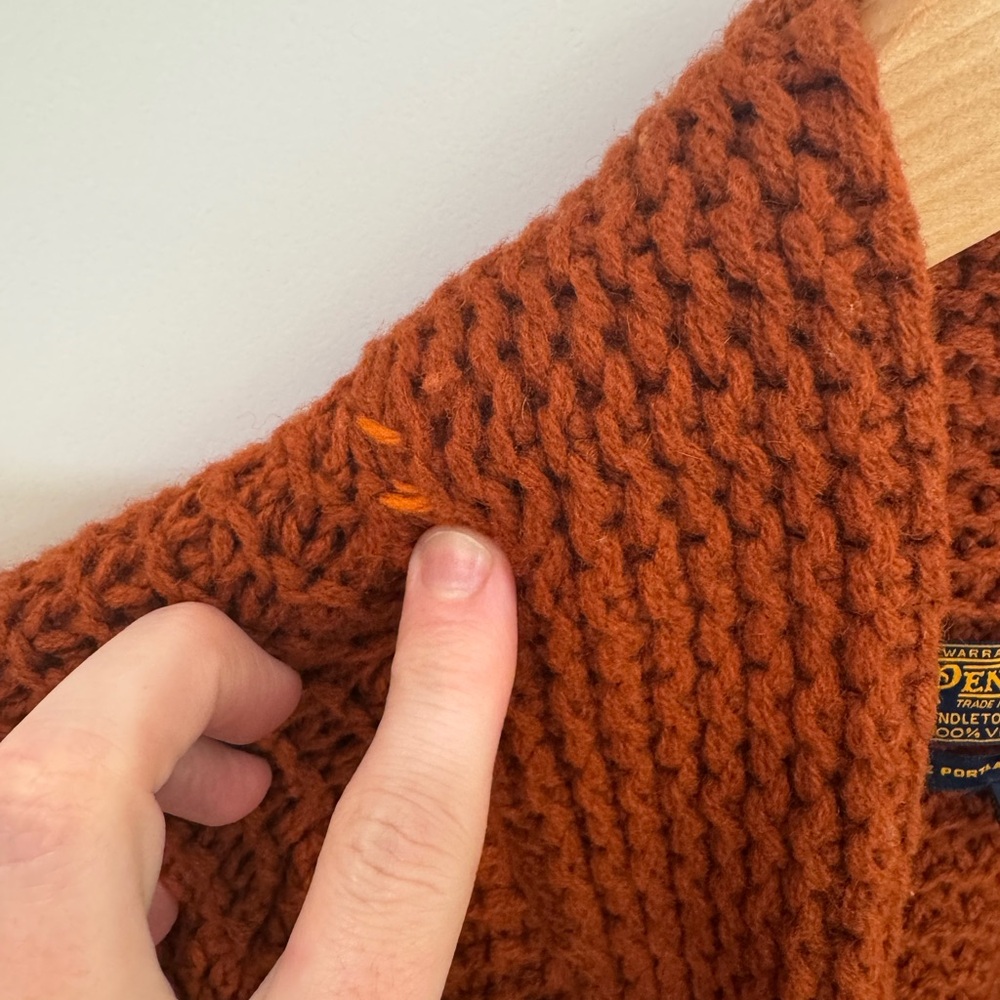 Pendleton Men's Rust Sweater Size Small - image 4